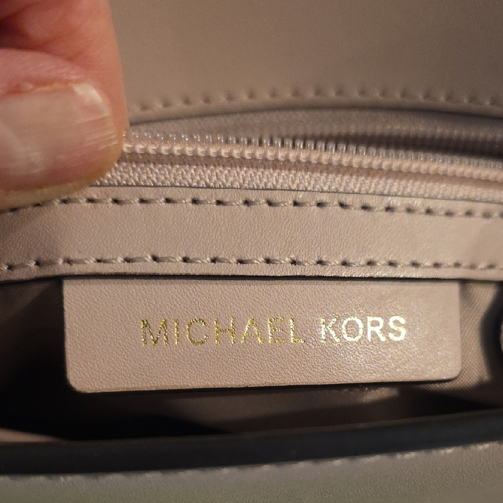 Michael Kors Sloan Medium Double Flap Top-Handle Satchel. - Picture 6 of 7